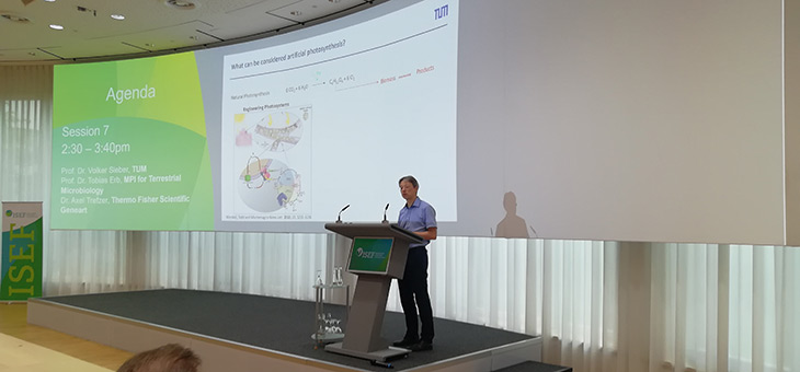 Chemikalien produzieren – nur wie? Prof. Sieber hält Vortrag